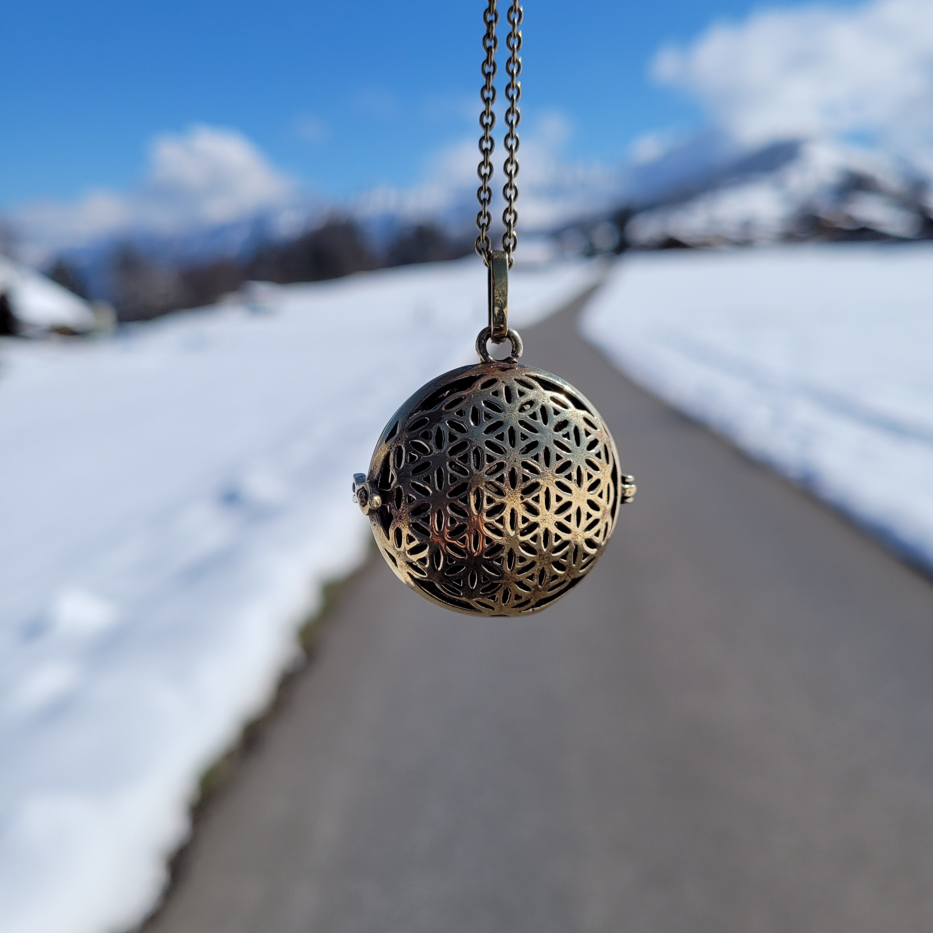 Harmony Ball Pendant Diffuser Flower of Life Vesica